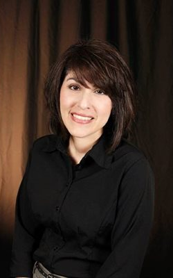Dr. Linda Castillo Portrait